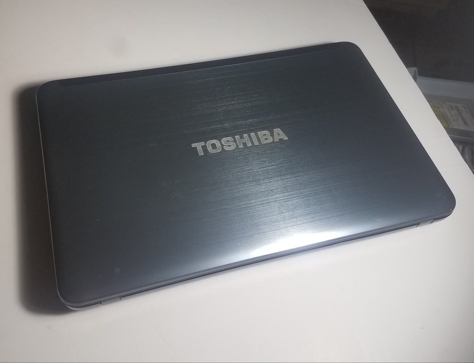 i7 Processor Toshiba laptop. Win 10