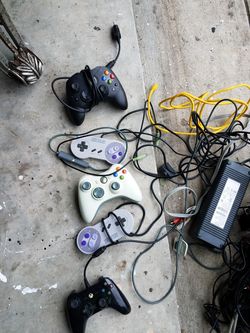 Nintendo remote, chargers, other remotes