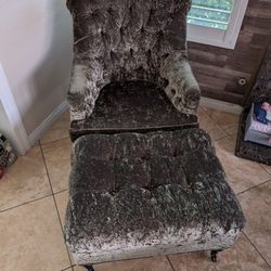 Green Velvet Chair 