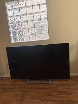 VISIO 80in Smart TV