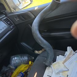 Lower Radiator Hose  Ford F150 351 Windsor 5.8 Litere