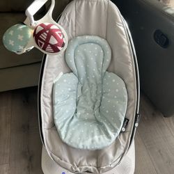 4moms MamaRoo Multi Motion Swing w/newborn Insert