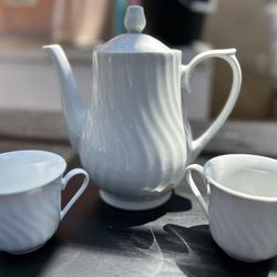 Ceramic Tea Kettle And 2 Tea Cups 