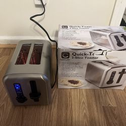 NEW STAINLESS STEEL TOASTER. 🥪🥯.  2 SLICE.  100% GUARANTEED (SEE PIC).  WAS $39.99!!  SALE ONLY $15🔥🔥