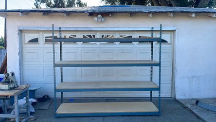 Shelf, planks come included