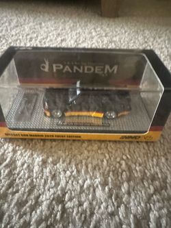 Inno64 diecast con Madrid event exclusive Mercedes 190e