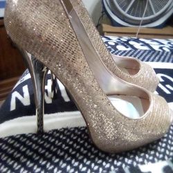BRAND NEW WOMENS HEELS SIZE 8.5 NO FLAWS Very PRETTY SEE ALL PICS