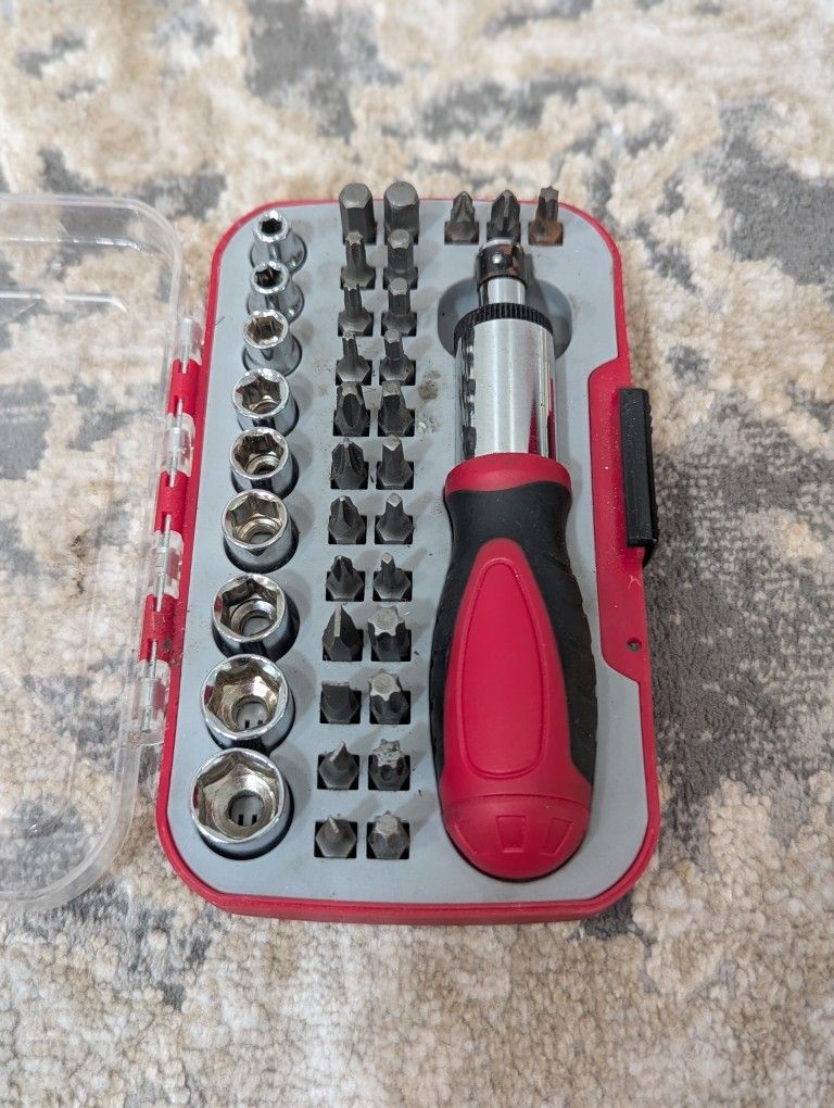 37pc. Ratcheting Driver Bit Set