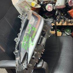 2019-21 Lexus Es 350 left headlight