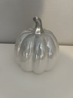 New- Home Goods  8” Ceramic Pumpkin