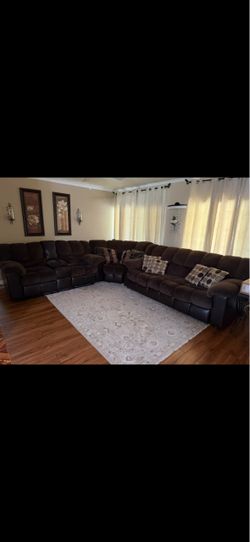 couch/ sofa/ living room/ sillones