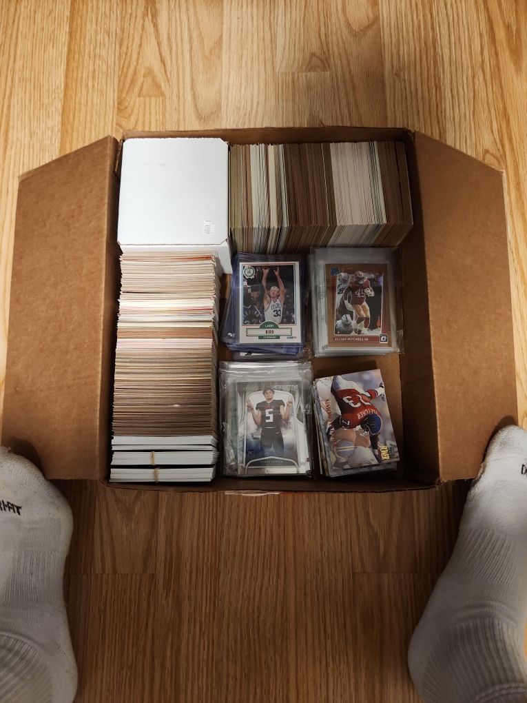 Bulk of Cards (Vintage - Modern) (Football/Baseball/Basketball)
