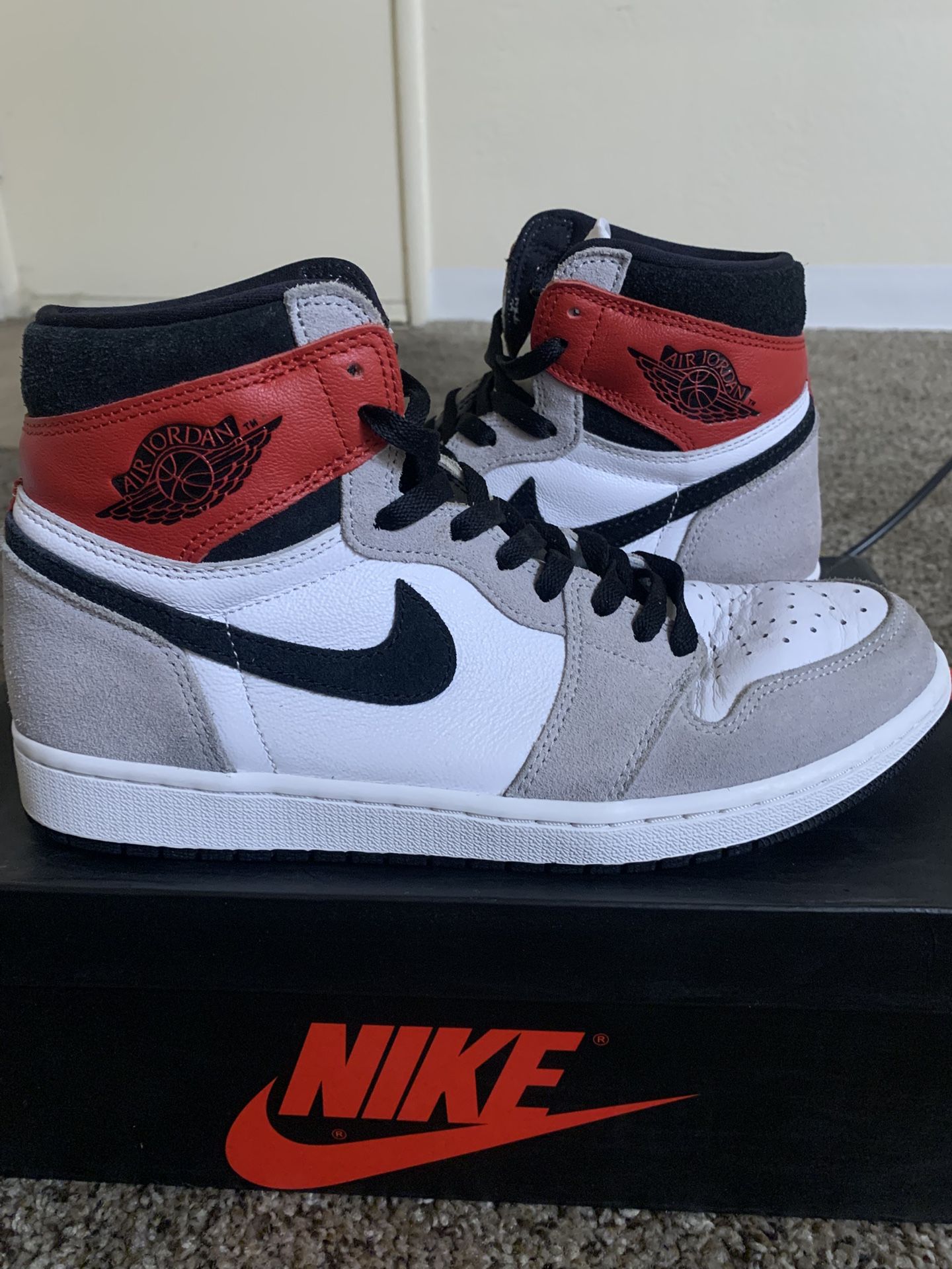 Air Jordan 1 Retro High OG Smoke Grey