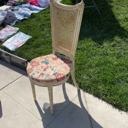 Chair $2 