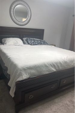 King size bed set  bed framemattress and box spring dresser in great condition solid wood