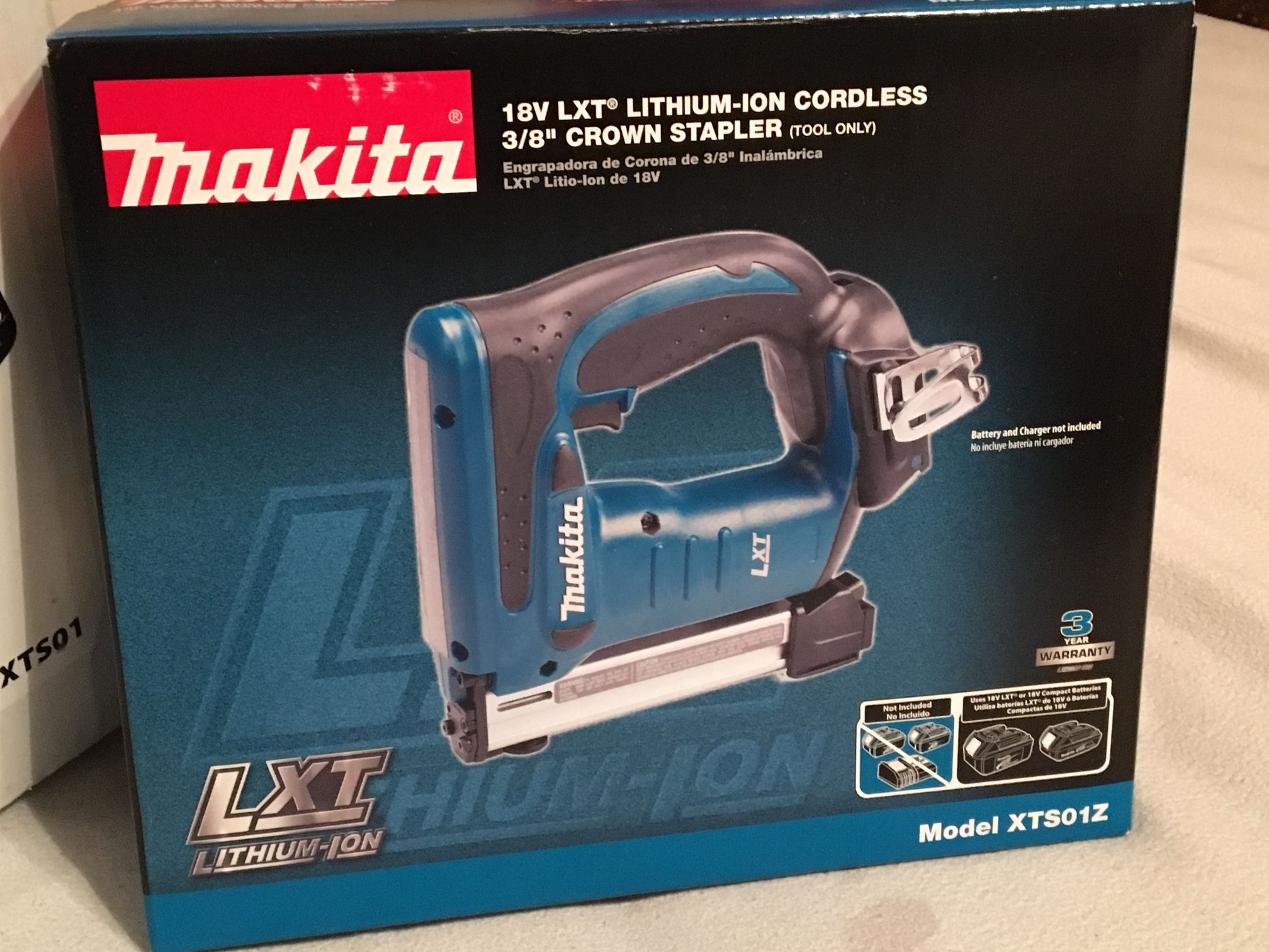 MAKITA CROWN STAPLER