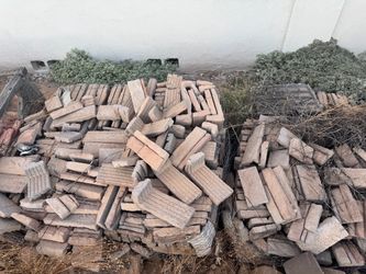 1.5 pallets of custom cultured stone