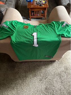 Jalen Hurts Jersey , Kelly green /Gold Captain patch