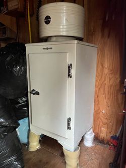 1930’s GE Refrigerator