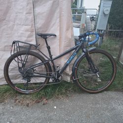 Salsa Journeyer gravel bike