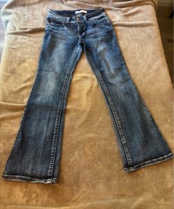 Women's Low rise Bootcut Jeans Medium Wash, Size 9