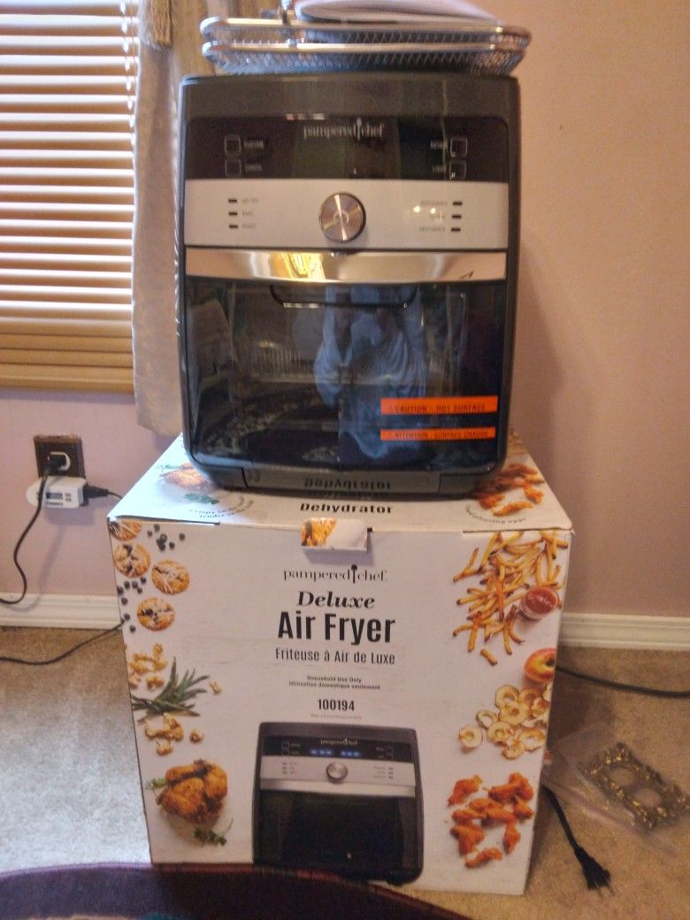 Pampered Chef Deluxe Air Fryer