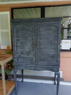 Mueble Con Puertas Para T.V.