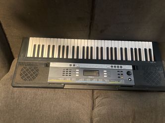 Yamaha YPT-240 Keyboard
