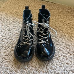 Girls Black Boots With glitter laces 