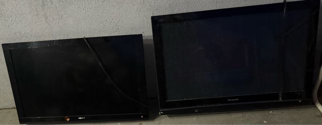 2 tvs Sony and Panasonic
