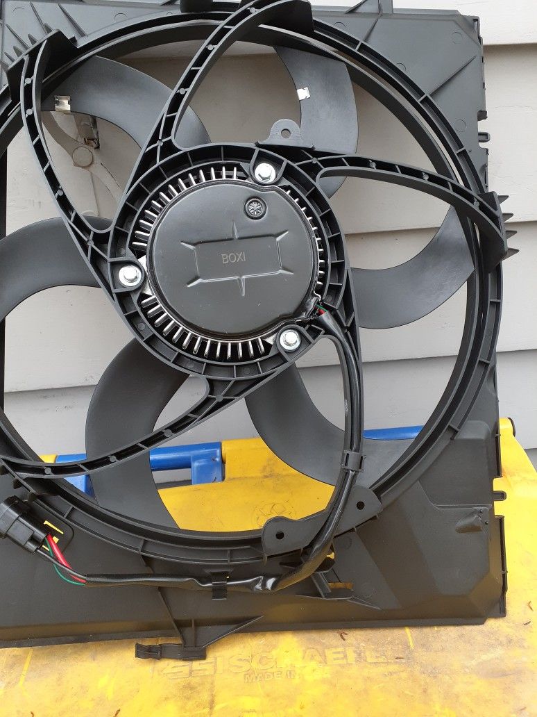 BMW RADIATOR FAN