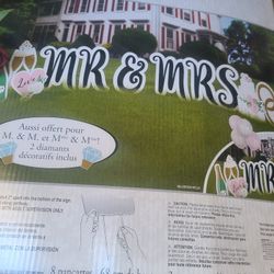 Mr & Mrs Sign