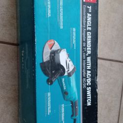Makita Grinder 