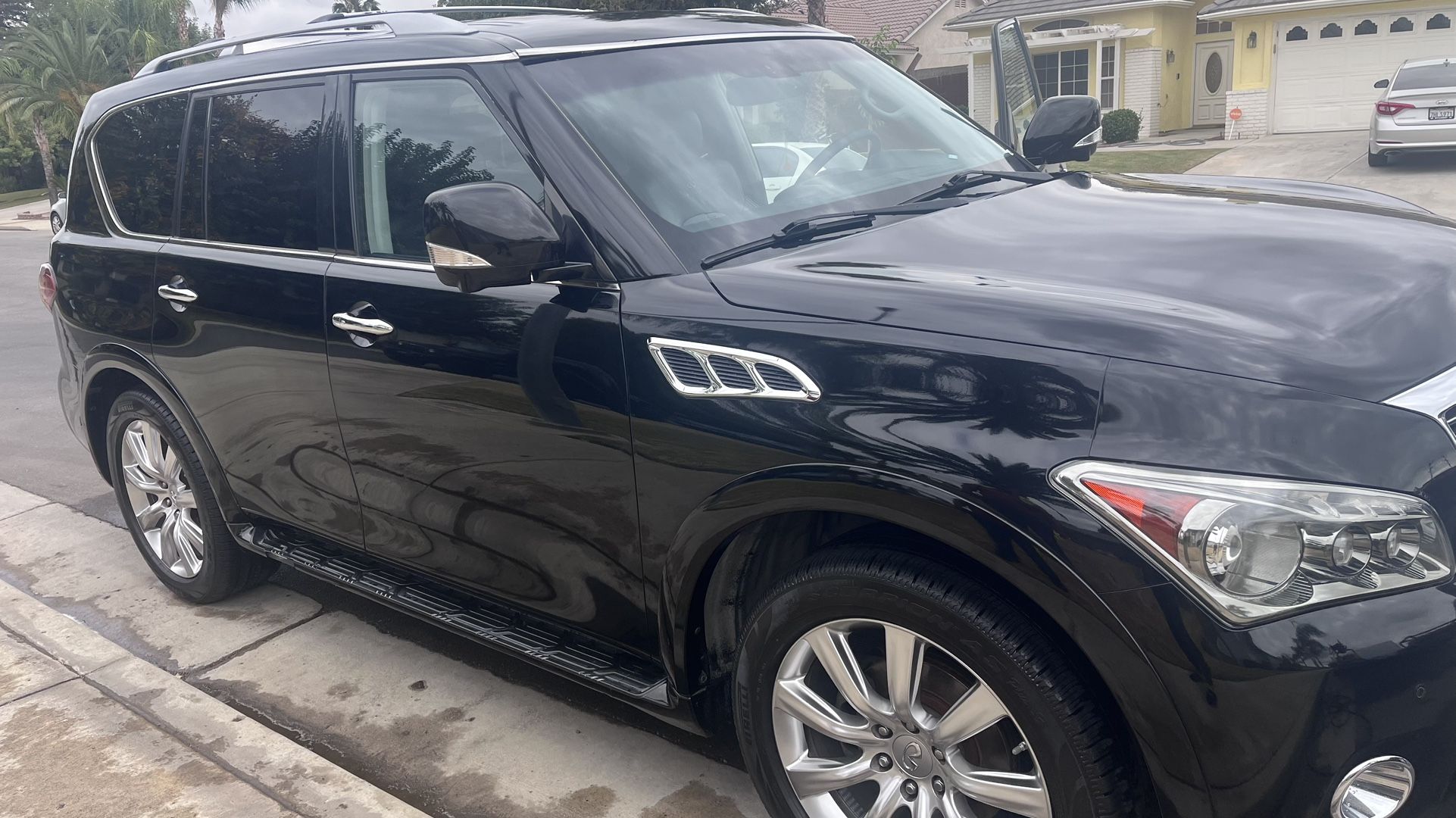 2011 Infiniti Qx56