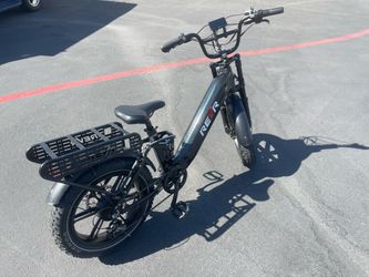 REVR CM7 E-Bike