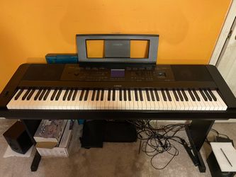 Yamaha Portable Grand DGX 660 Piano
