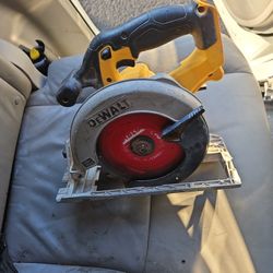 Dewalt 20v MAX Circular Saw + Battery& Charger 