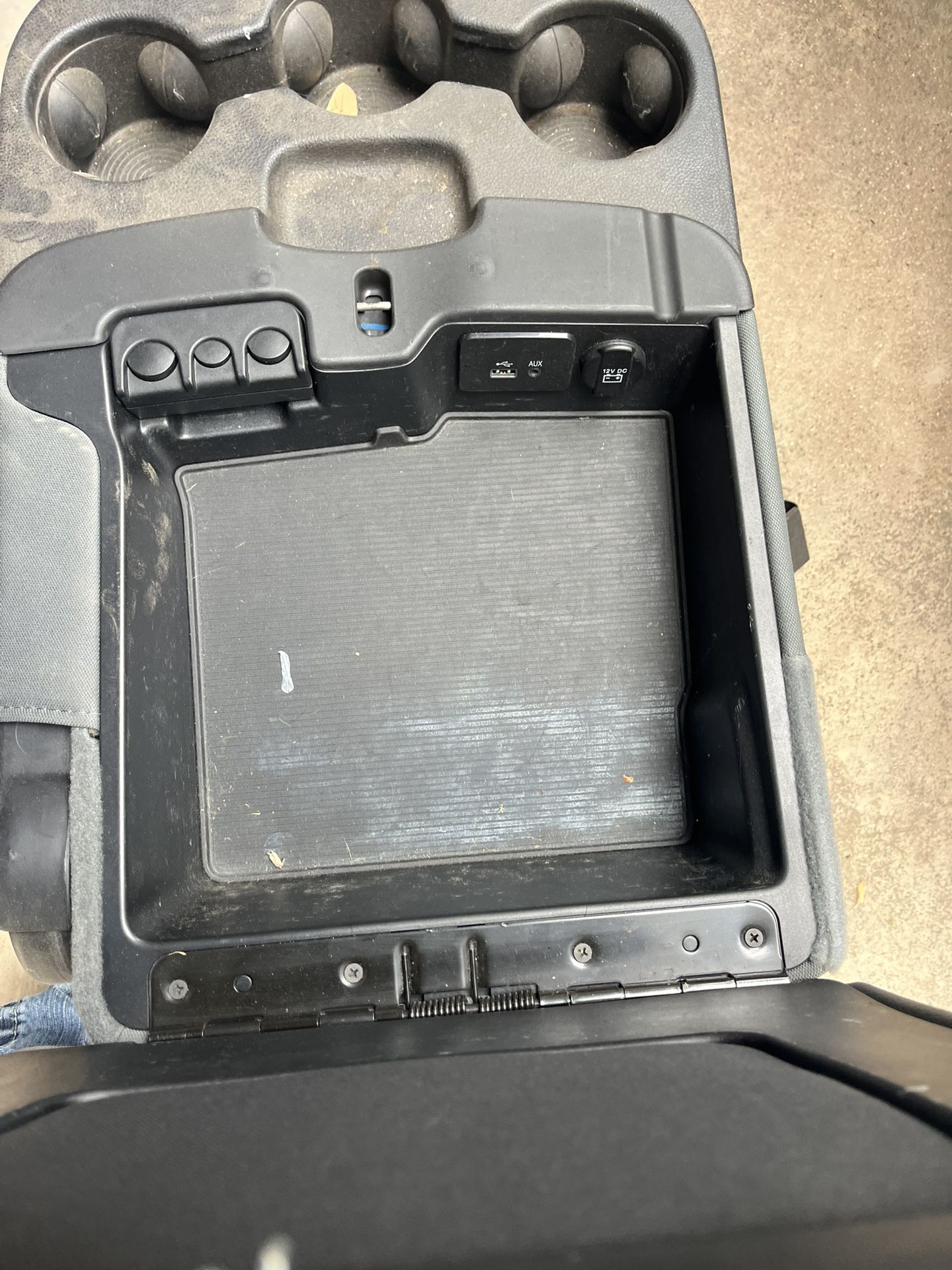 Middle Console For 2012 3500 Dodge Mega Cab