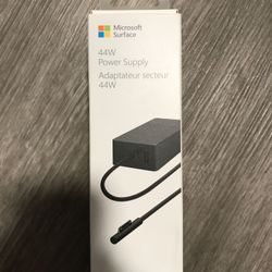 Genuine Microsoft Surface 44W Power Supply Model # 1800