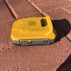Dewalt 20V MAX XR POWERSTACK Compact Lithium-Ion 1.7Ah Battery