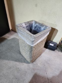 Trash can