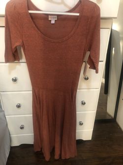 XS salmon color fitted to loose dress