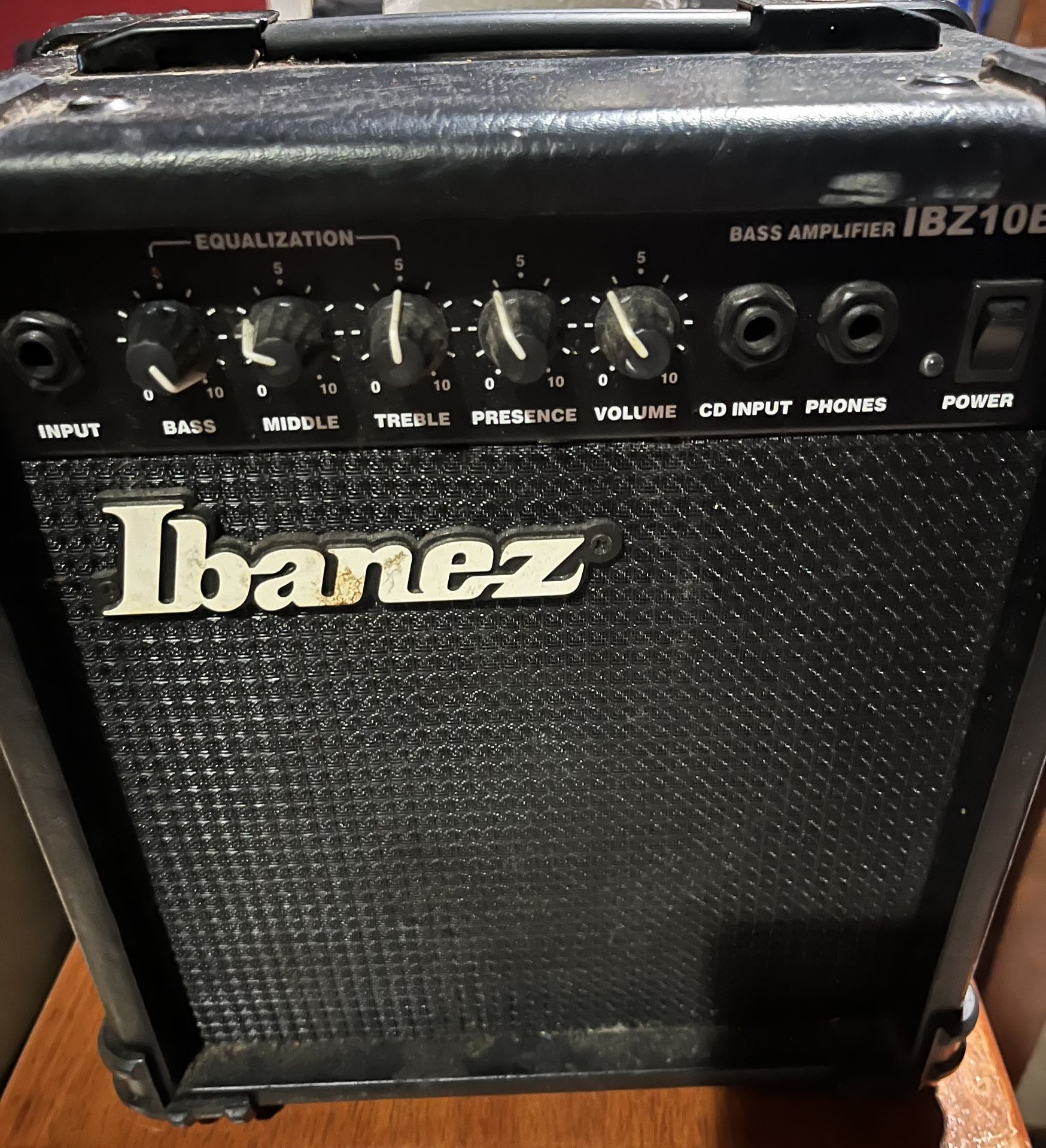 Ibanez Bass Amp Ibz10b Small Practice Amp