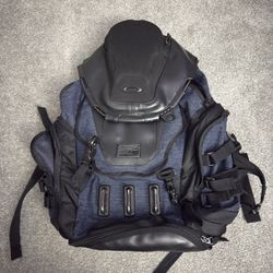 Oakley Kitchen Sink Backpack – Dark Blue –  (Heavy-Duty & Water-Repellent)