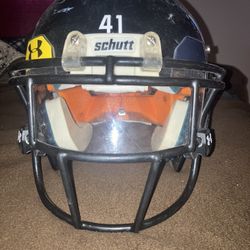 Youth football helmet INCLUDES VISOR 