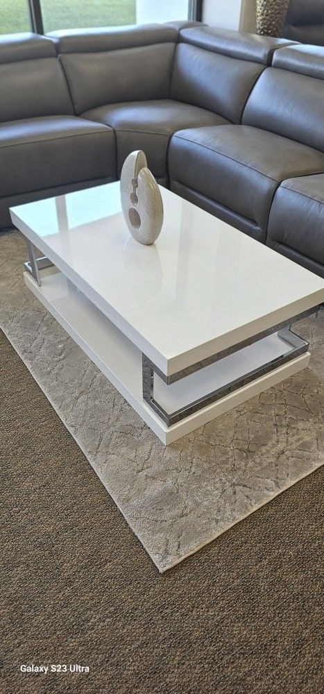 Meda - Coffee Table
