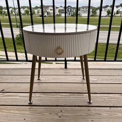 OIOG Round Nightstand Table