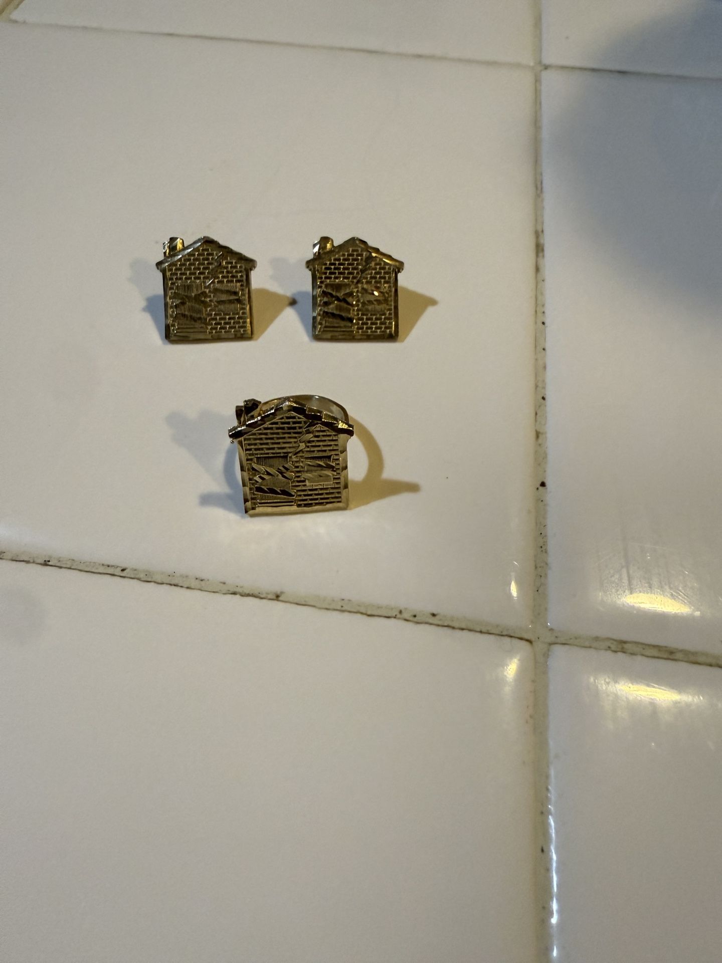 Trap House Rings And Ear Rings 10k
