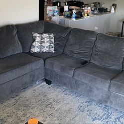 Couch L shaped 
