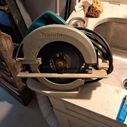 Makita Circular Saw